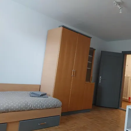 Starling Loka Apartament *