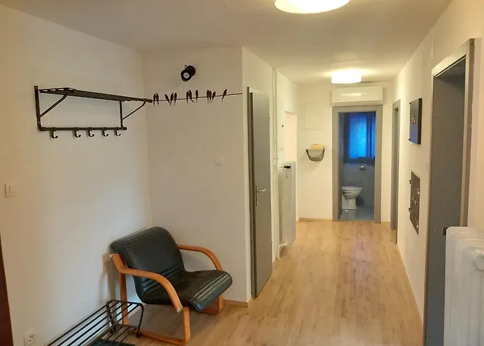 Starling Loka Apartman *