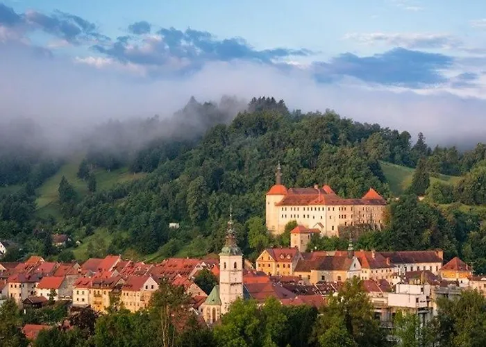 Starling Loka Apartman *